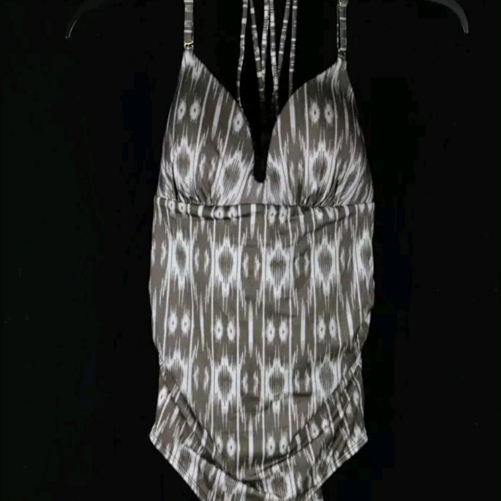 Athleta Strappy one piece swimsuit! NWT!🌊 🌴🎉